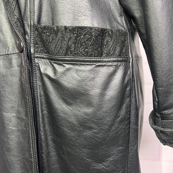 VINTAGE |•WILSONS LEATHER•| PELLE STUDIO Long Black Leather Jacket Size Medium - Picture 6 of 16